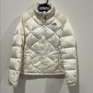 The North Face Women's White Puffer Jacket 550